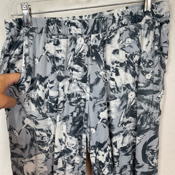 🥑5/$25 Fabletics Emily rayon Jogger ankle pants S - Picture 6 of 7